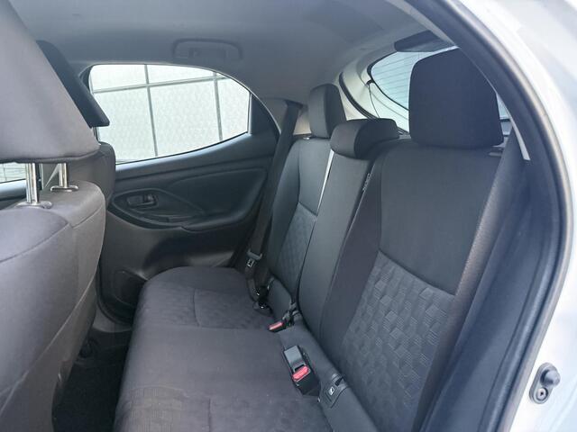 Toyota YARIS 1.5 Hybrid 115 Active | Apple CarPlay & Android auto | Parkeersensoren Achter | Adaptieve Cruise Control |