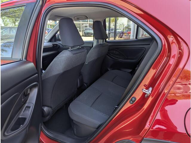 Toyota YARIS Cross 1.5 Hybrid Dynamic Limited | HUD | Elek. achterklep | Stoel- stuurverwarming | DAB | Camera