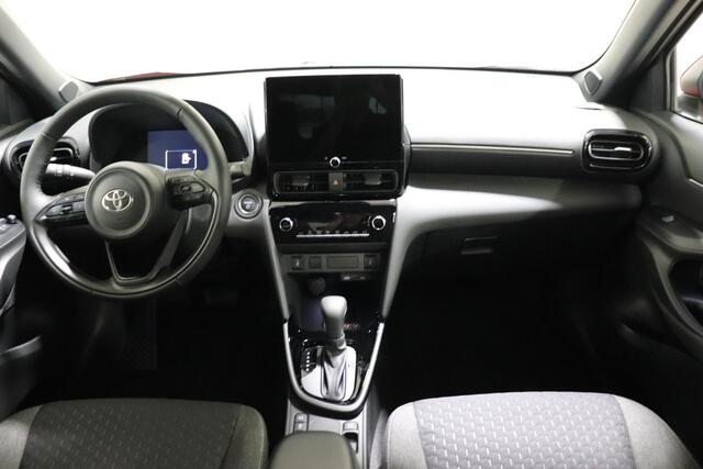 Toyota YARIS Cross 1.5 Hybrid 130 Dynamic, Comfort Pack, BSM, Stoel & Stuur verwarming, Inruilpremie ¤1.000,- !