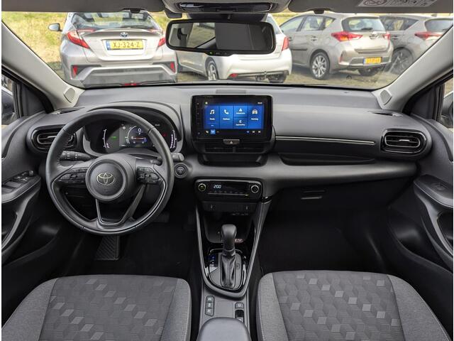 Toyota YARIS 1.5 Hybrid 115 Dynamic Comfort Pack | Stoel- stuurverwarming | PDC V+A | BSM | ACC | Qi-lader