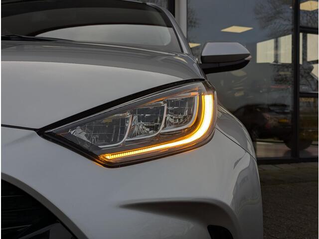 Toyota YARIS 1.5 Hybrid 115 Dynamic Comfort Pack | Stoel- stuurverwarming | PDC V+A | BSM | ACC | Qi-lader