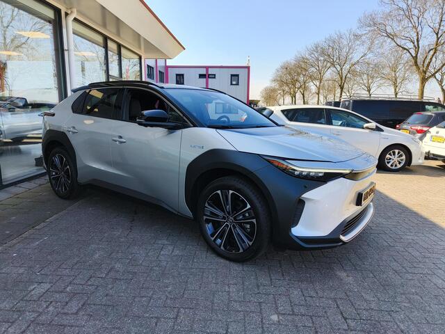 Toyota bZ4X Premium 71 kWh Bi-Tone | Panorama | JBL | Leer | Compleet