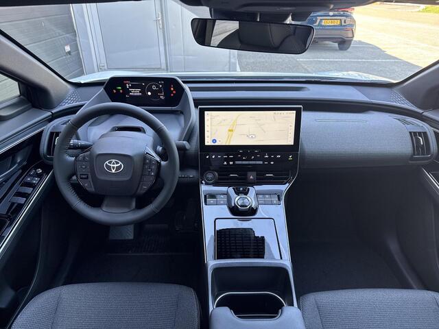 Toyota bZ4X Dynamic 71 kWh **NIEUWE AUTO/ PANORAMADAK/ DIRECT LEVERBAAR**
