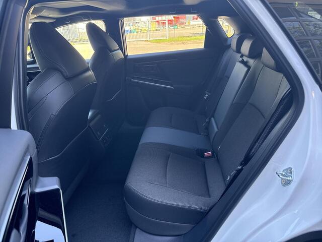 Toyota bZ4X Dynamic 71 kWh **NIEUWE AUTO/ PANORAMADAK/ DIRECT LEVERBAAR**