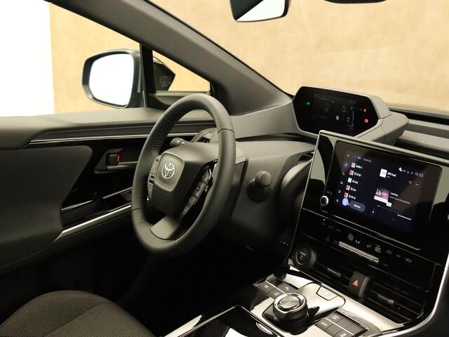 Toyota bZ4X Active 71 kWh SOH 100,5%! - ORIGINEEL NEDERLANDSE AUTO - ADAPTIEVE CRUISE CONTROL - KEYLESS START/ENTRY - APPLE CARPLAY/ANDROID AUTO - CLIMATE CONTROL - ACHTERUITRIJCAMERA - NAVIGATIE FULL MAP - LICHTMETALEN VELGEN 18 INCH