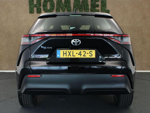 Toyota bZ4X Active 71 kWh SOH 100,5%! - ORIGINEEL NEDERLANDSE AUTO - ADAPTIEVE CRUISE CONTROL - KEYLESS START/ENTRY - APPLE CARPLAY/ANDROID AUTO - CLIMATE CONTROL - ACHTERUITRIJCAMERA - NAVIGATIE FULL MAP - LICHTMETALEN VELGEN 18 INCH
