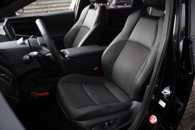 Toyota bZ4X Dynamic 71 kWh Trekhaak, Navigatie, Stoelverwarming, Stuur Verwarmd, Cruise Control Adaptief