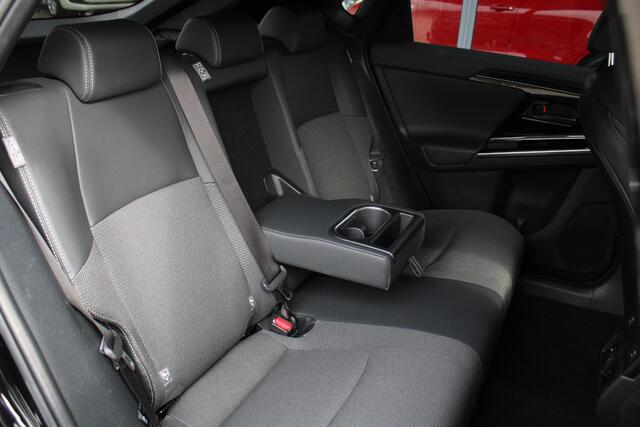 Toyota bZ4X Dynamic 71 kWh Trekhaak, Navigatie, Stoelverwarming, Stuur Verwarmd, Cruise Control Adaptief