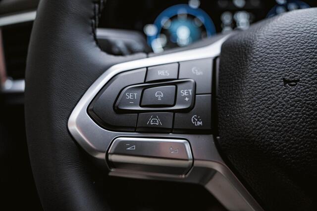 Volkswagen AMAROK 3.0 TDI V6 240PK 4-Motion Aventura IQ LED | Elek Rolkoffer | 2-zits. |