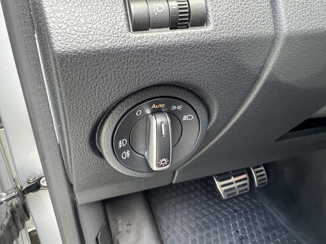 Volkswagen AMAROK 3.0 TDI V6 260pk DSG 4Motion DC Highline Lederenbekleding Navigatie Apple Carplay Laadbak inrichting Camera