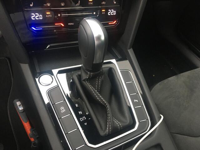 Volkswagen Arteon Shooting Brake 2.0 TSI 190pk DSG Automaat R-Line Business+ | Navi | PDC | Clima | Digital cockpit | Leer/alcantara verwarmd | El.achterklep Nieuw binnen, foto's volgen