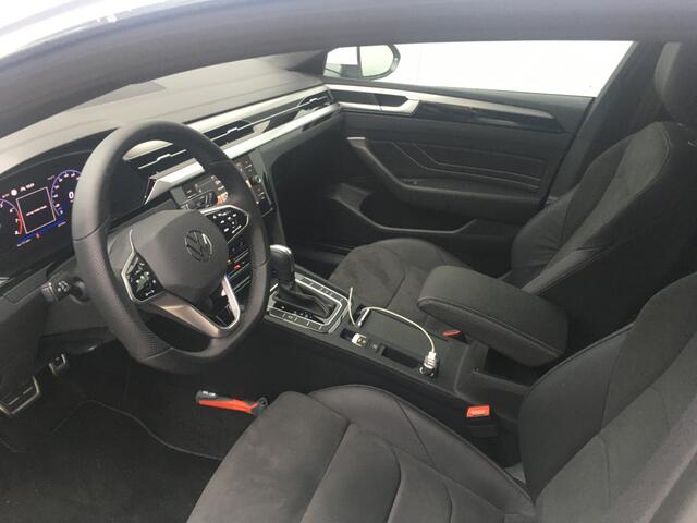 Volkswagen Arteon Shooting Brake 2.0 TSI 190pk DSG Automaat R-Line Business+ | Navi | PDC | Clima | Digital cockpit | Leer/alcantara verwarmd | El.achterklep Nieuw binnen, foto's volgen