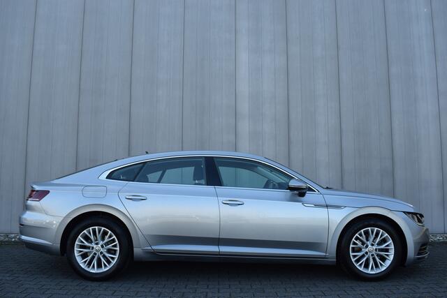 Volkswagen Arteon 1.5 TSi LED | Full Map Navi | Sportstoelen | Trekhaak | Camera | 17 Inch LMV