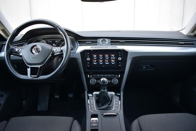 Volkswagen Arteon 1.5 TSi LED | Full Map Navi | Sportstoelen | Trekhaak | Camera | 17 Inch LMV