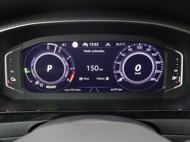 Volkswagen Arteon Shooting Brake 1.4 TSI eHybrid R-Line Business+ | 218 PK | SoH 89% | Trekhaak wegklapbaar | Panoramadak | IQ light LED koplampen | R-Line |