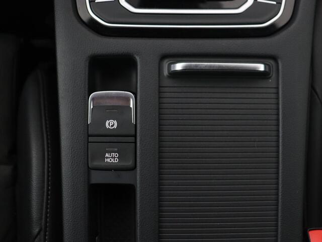 Volkswagen Arteon 1.4 eHybrid R Line | Trekhaak | Leder/Alcantara | Massage | Camera | Adaptive cruise | Achterbankverwarming | Virtual Cockpit | Matrix LED | Carplay | Navigatie | PHEV | Plug In