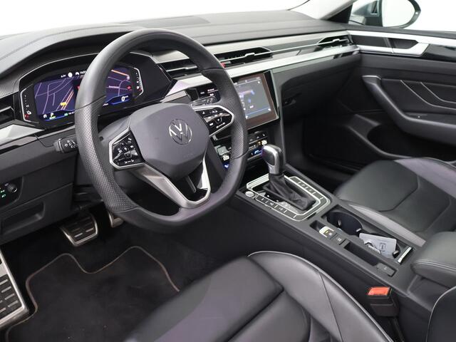 Volkswagen Arteon Shooting Brake 1.4 TSI eHybrid R-Line Business+ | 218 PK | SoH 91% | Trekhaak wegklapbaar | Panoramadak | Head-Up display | R-Line |