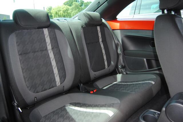 Volkswagen BEETLE (NEW) 1.2 TSI Exclusive S. Unieke kleur!