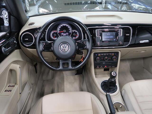 Volkswagen BEETLE (NEW) Cabriolet 1.2 TSI Design BMT Beige Leer Stoelverwarming Airco-ecc PDC 17 inch Circle Black sportvelgen Cruisecontrol Windscherm Boekjes Zeer nette staat Elektrische kap