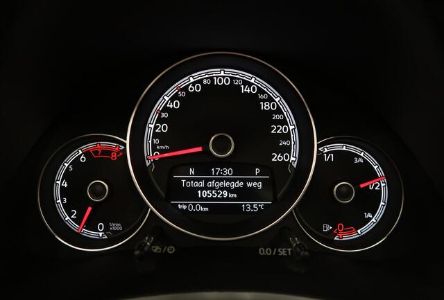 Volkswagen BEETLE (NEW) Cabriolet 1.2 TSI Allstar Navigatie Camera Automaat DSG App connect Boekjes aanwezig Stoelverwarming Windscherm 17 inch Sportvelgen Zeer nette auto Cruise control