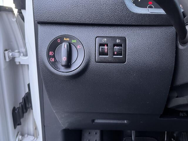 Volkswagen CADDY 1.4 TGI L1H1 EcoFuel Aardgas/Benzine Airco Cruise controle Trekhaak 1300kg Kastinrichting Telefoonverbinding 2-Persoons Navigatiesysteem Parkeersensoren achter