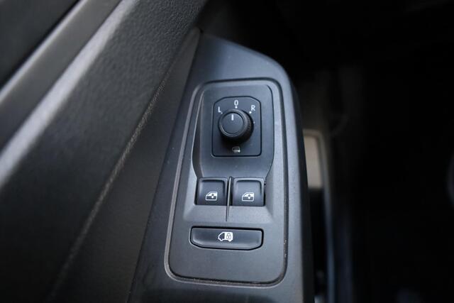 Volkswagen CADDY Cargo 2.0 TDI Exclusive 16" LMV achteruitrijcamera ergo stoel lat om lat navigatie multifunctioneel stuurwiel cruise control dichte achterdeuren laadvloer trekhaak