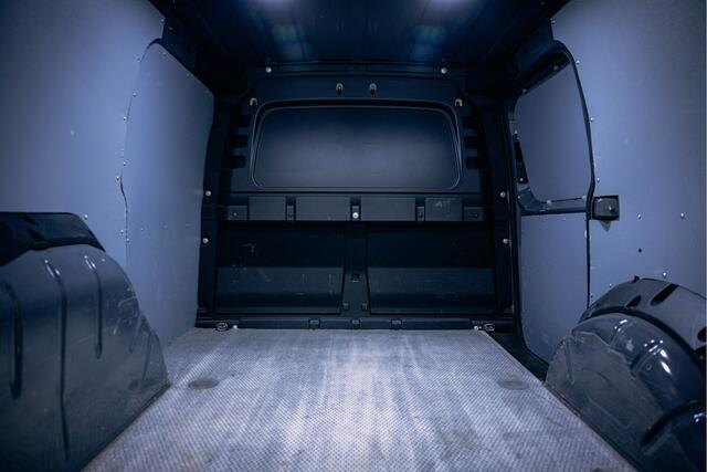 Volkswagen CADDY Cargo 2.0 TDI | Achteruitrijcamera | 17'' nieuwe velgen | Apple Carplay | Multifunctioneel stuurwiel |