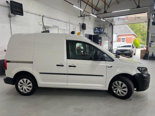 Volkswagen CADDY 2.0 TDI L1H1 BMT TR. AIRCO, Bluetooth, Cruise control, Betimmering