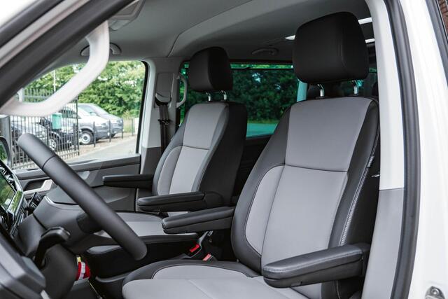 Volkswagen CARAVELLE T6.1 2.0 TDI 204 PK DSG L2H1 A-KLEP DUB/CAB ACC | LED | Leder | Side Assist | Privacy glass |