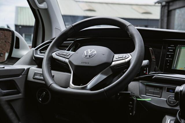 Volkswagen CARAVELLE T6.1 2.0 TDI 204 PK DSG L2H1 A-KLEP DUB/CAB ACC | LED | Leder | Side Assist | Privacy glass |