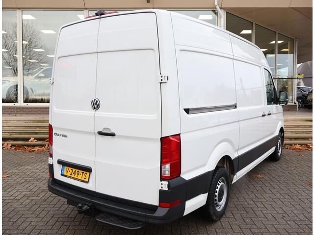 Volkswagen CRAFTER 35 2.0 TDI 140 PK L3H3 + 3000 KG TREKHAAK + NAVIGATIE / CAMERA / DAB / APPLE CARPLAY