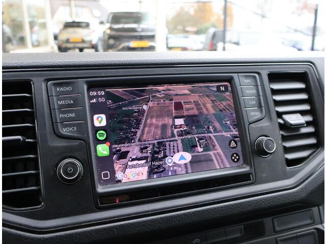 Volkswagen CRAFTER 35 2.0 TDI 140 PK L3H3 + 3000 KG TREKHAAK + NAVIGATIE / CAMERA / DAB / APPLE CARPLAY