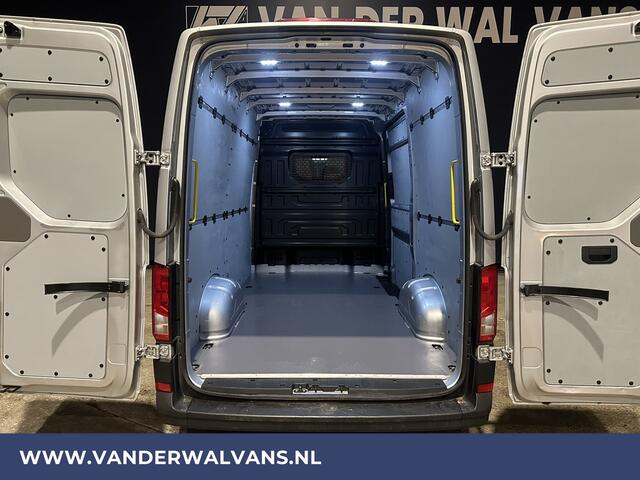 Volkswagen CRAFTER 2.0 TDI 141pk L3H3 L2H2 Euro6 Airco | Navigatie | Apple Carplay | Android Auto | Cruisecontrol Bijrijdersbank, 3000kg trekvermogen