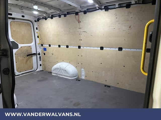 Volkswagen CRAFTER 2.0 TDI L3H2 L2H1 Euro6 Airco | Camera | Apple Carplay | Android Auto | Trekhaak Bijrijdersbank