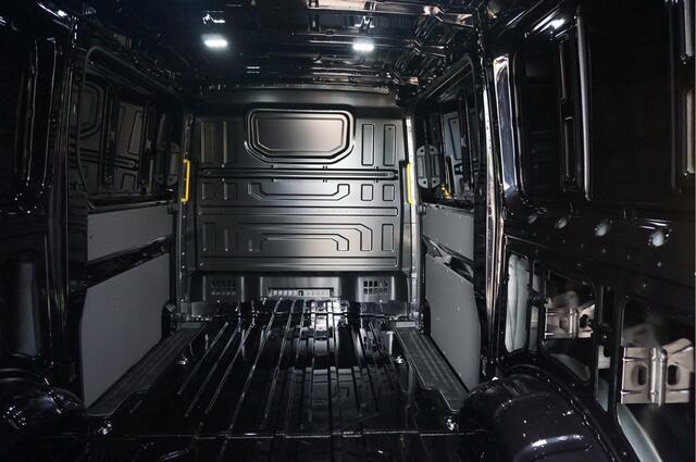 Volkswagen CRAFTER 35 2.0 177 L3H2 AUT Facelift 13" Navi, Camera, Gev. Stoel, LED!! NR. T525*