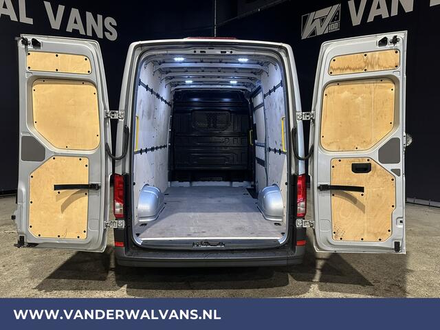 Volkswagen CRAFTER 2.0 TDI 141pk L3H3 L2H2 Euro6 Airco | Navigatie | Apple Carplay | Cruisecontrol Android Auto, Bijrijdersbank, 3000kg trekvermogen