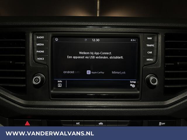 Volkswagen CRAFTER 2.0 TDI 141pk L3H3 L2H2 Euro6 Airco | Navigatie | Apple Carplay | Cruisecontrol Android Auto, Bijrijdersbank, 3000kg trekvermogen