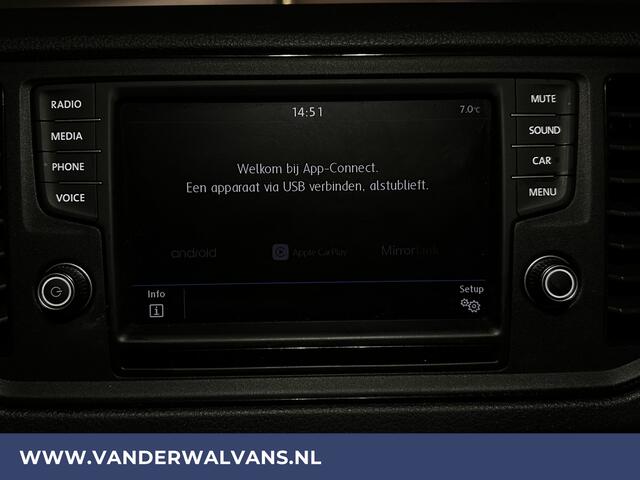 Volkswagen CRAFTER 2.0 TDI 141pk L3H3 L2H2 Euro6 Airco | Camera | Apple Carplay | Cruisecontrol Chauffeursstoel, Android Auto