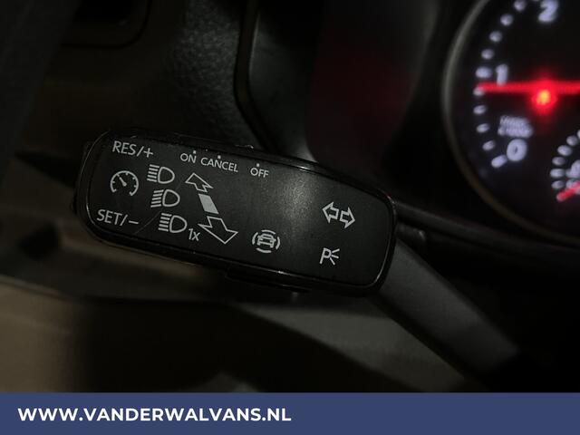 Volkswagen CRAFTER 2.0 TDI 141pk L3H3 L2H2 Euro6 Airco | Camera | Apple Carplay | Cruisecontrol Chauffeursstoel, Android Auto