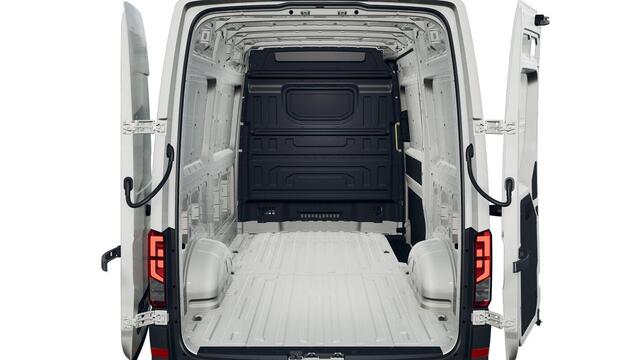 Volkswagen CRAFTER Bedrijfswagens Highline 35 2.0 TDI L3H3 140 pk 103 kW pk 6 versn | Volwaardig reservewiel (inclusief boordgereedschap en krik) | Trekhaak met vaste kogel (inclusief aanhangwagenstabilisator) | Stoelbekleding stof robuust "marathon" |