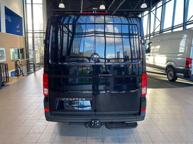 Volkswagen CRAFTER Bedrijfswagens Highline L3H2 2.0 TDI EU6 103 kW (140 pk) 6 versn. | BPM vrij | Opstaptrede op trekbalk (smal) | Led-laadruimteverlichting | Inparkeerassistent 'park assist' | Cruise control inclusief snelheidsbegrenzer | Bijrijdersbank inclusief opbergvak