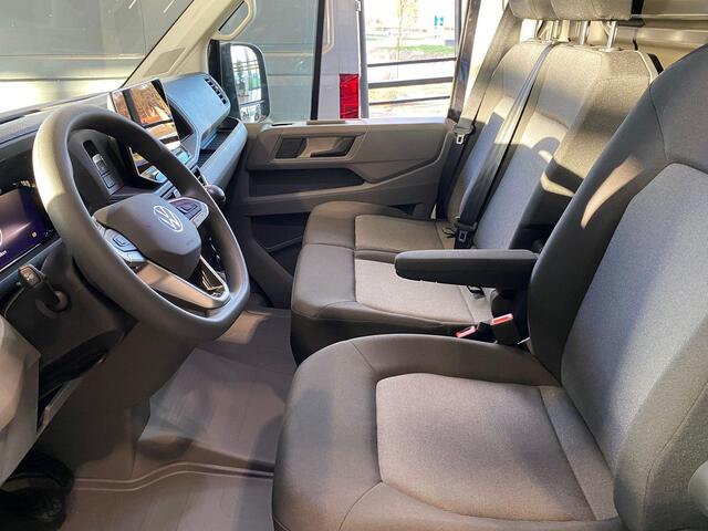 Volkswagen CRAFTER Bedrijfswagens Highline L3H2 2.0 TDI EU6 103 kW (140 pk) 6 versn. | BPM vrij | Opstaptrede op trekbalk (smal) | Led-laadruimteverlichting | Inparkeerassistent 'park assist' | Cruise control inclusief snelheidsbegrenzer | Bijrijdersbank inclusief opbergvak