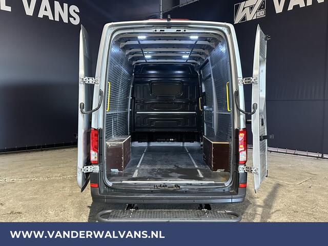 Volkswagen CRAFTER 2.0 TDI 141pk **BPM VRIJ voor de Ondernemer** L3H3 L2H2 Euro6 Airco | Camera | Cruisecontrol Apple Carplay, Android Auto, Chauffeursstoel, Parkeersensoren, Bijrijdersbank, 3000kg Trekvermogen