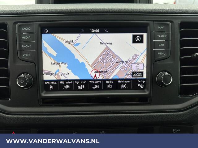 Volkswagen CRAFTER 2.0 TDI 141pk **BPM VRIJ voor de Ondernemer** L3H2 L2H1 Euro6 Airco | Camera | Navigatie | 3000kg trekhaak Apple Carplay, Android Auto, Parkeersensoren, Bijrijdersbank