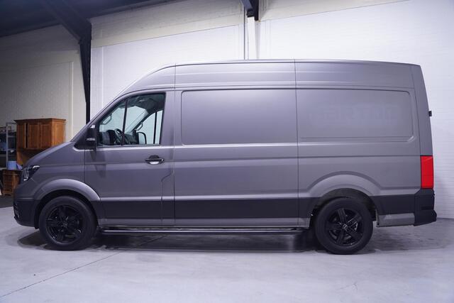 Volkswagen CRAFTER 2.0 TDI 140 pk L3H3 Navi, Camera, 18" LMV Trekhaak 3.000 kg, Grijs Wrap, Sidebars, 3-Zits