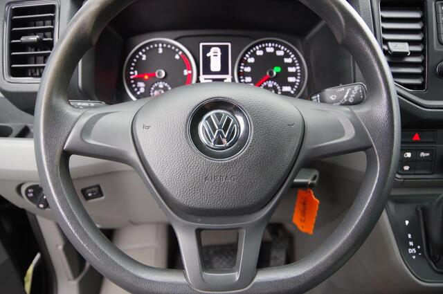 Volkswagen CRAFTER 35 2.0 TDI L3H3 HIGHLINE 140PK AUT. CAMERA, NAVI, CRUISE, AIRCO, TREKHAAK
