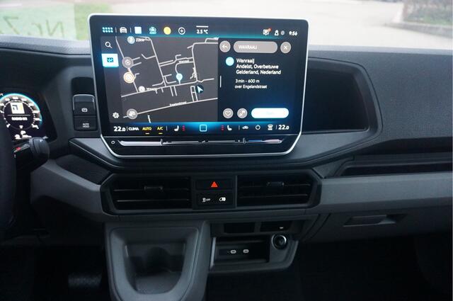 Volkswagen CRAFTER 35 177PK L3H2 AUT Facelift BPM VRIJ!! 13" Navi, Cam, Gev. Stoel, Alarm, LED!! NR. C325*