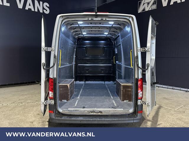 Volkswagen CRAFTER 2.0 TDI 141pk L3H3 L2H2 Euro6 Airco | Camera | Apple Carplay | Android Auto Cruisecontrol, Chauffeursstoel, Parkeersensoren, Bijrijdersbank