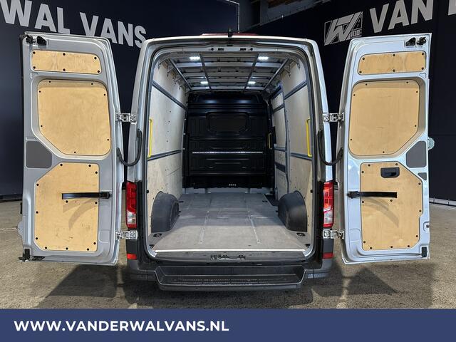 Volkswagen CRAFTER 2.0 TDI 141pk L3H3 L2H2 Euro6 Airco | Camera | Apple Carplay | Android Auto Parkeersensoren, Bijrijdersbank
