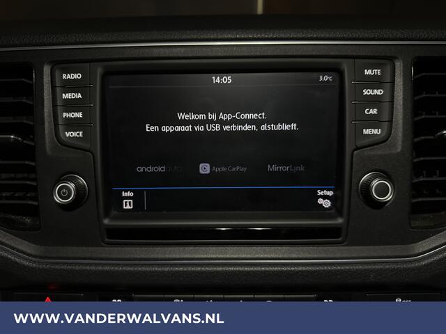 Volkswagen CRAFTER 2.0 TDI 141pk L3H3 L2H2 Euro6 Airco | Camera | Apple Carplay | Android Auto Parkeersensoren, Bijrijdersbank